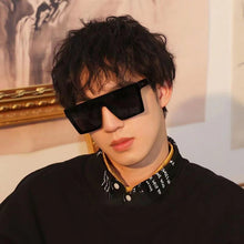 Fashion One-piece Large Rim Sunglasses European And American