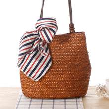 One shoulder straw bag