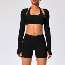 Wear A Sports Waistcoat With A Long-sleeved Shawl