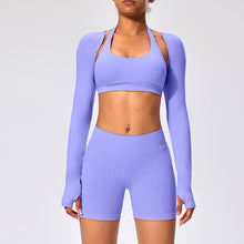 Wear A Sports Waistcoat With A Long-sleeved Shawl