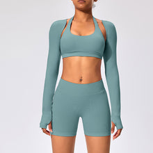 Wear A Sports Waistcoat With A Long-sleeved Shawl