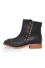 Lunaire Chelsea Leather Boots