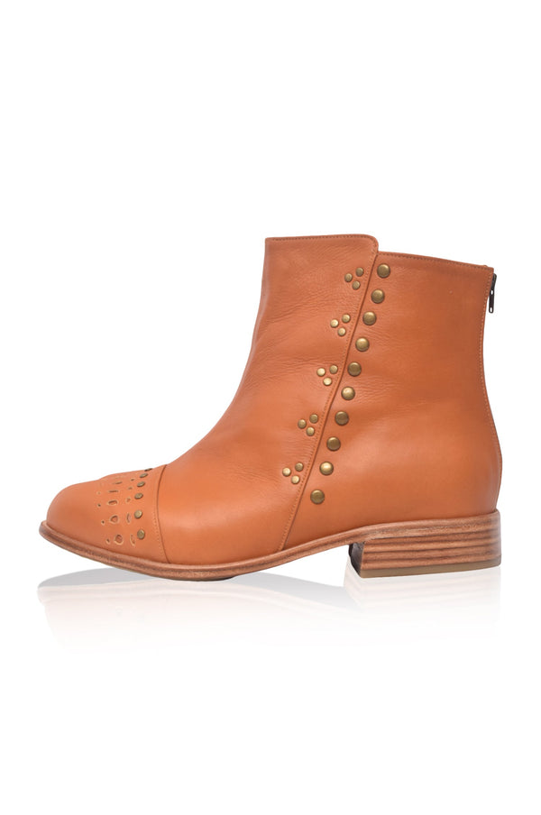Lunaire Chelsea Leather Boots