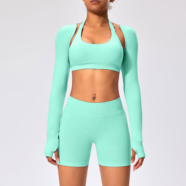 Wear A Sports Waistcoat With A Long-sleeved Shawl