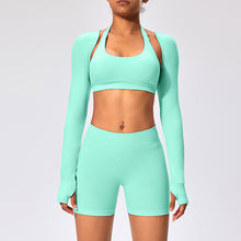 Wear A Sports Waistcoat With A Long-sleeved Shawl